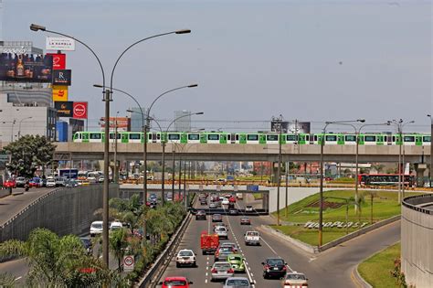 Desarrollo Peruano Metro De Lima Una Bella Panorámica