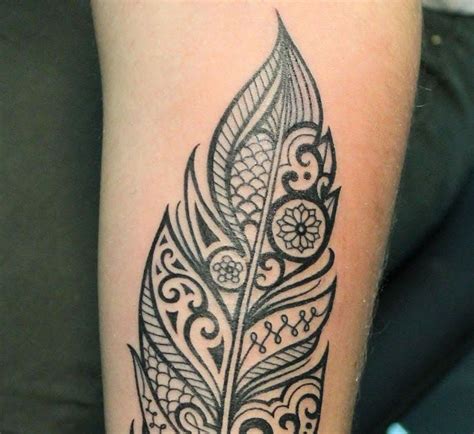tato tangan bulu merak menakjubkan  gambar tato burung  lengan