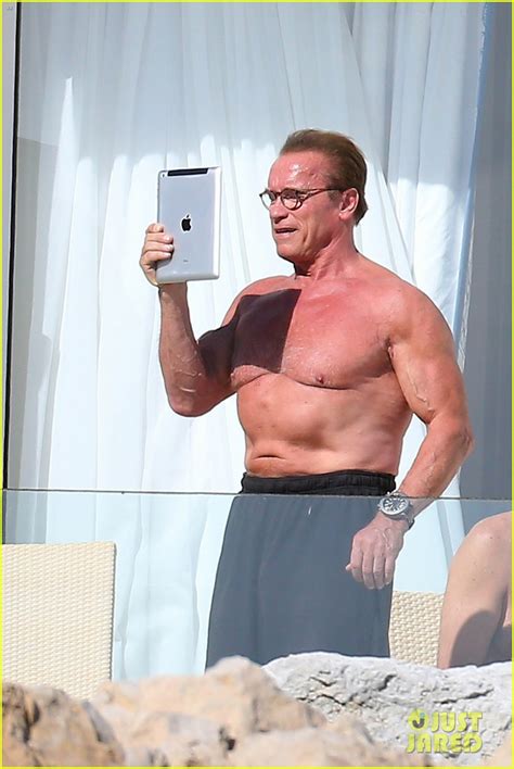 Bodybuilder Arnold Schwarzenegger NAKED Its Bigger Than You Think