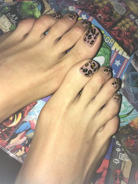 Lucy Hearts Feet