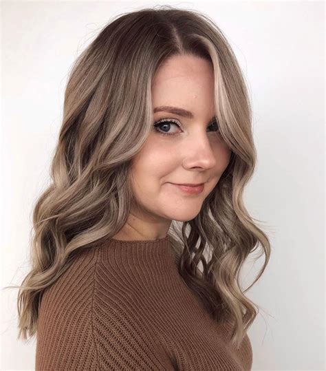 Gorgeous Light Ash Brown Hair Color With Blonde Highlights Trend
