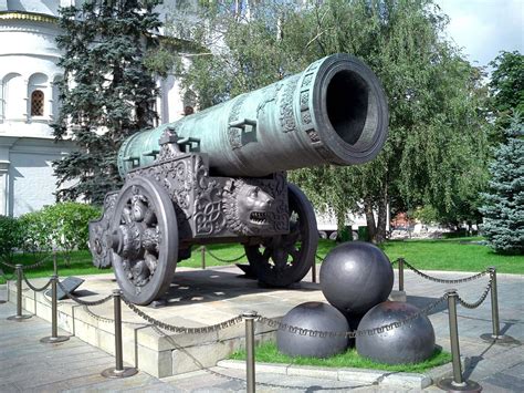 Asisbiz panoramic photos of Tsar Cannon part of the Kremlin's artillery 