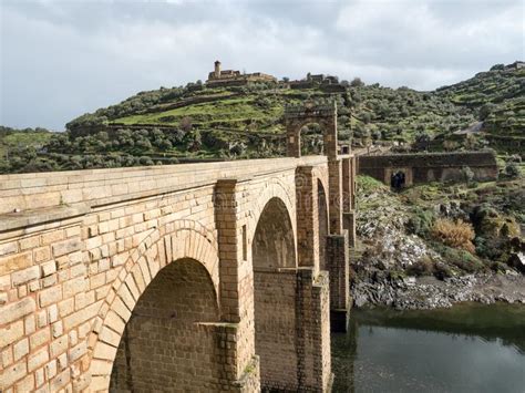 Trajan S Bridge Alcantara Spain For More Than 1000 Years It Was The