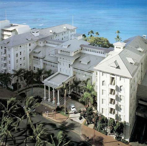Moana Surfrider Oahu Reviews Pictures Map