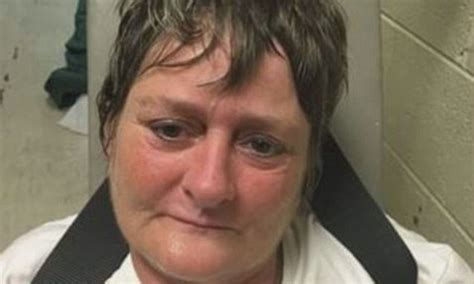 Police Tennessee Woman Resisting Arrest Runs Over Officer Daily Mail