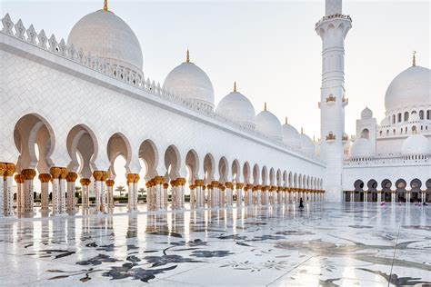 Sheikh Zayed Grand Mosque Dubai Islamic Architecture Praying People