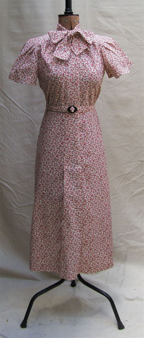 Vintage Reproduction 1930s Summer Dress In Red Leaf Feedsack Type Print