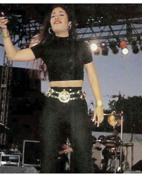 Selena Quintanilla Outfits