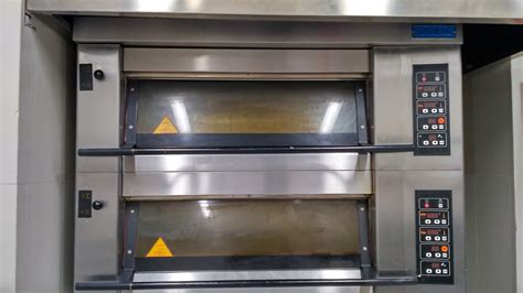 Peralatan dapur dikelompokkan menjadi 2 jenis, yaitu : Utensil dan Equipment #2