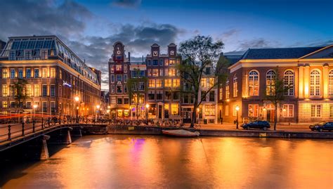 Fondos de Pantalla 2560x1456 Países Bajos Ámsterdam Casa Ríos Puentes