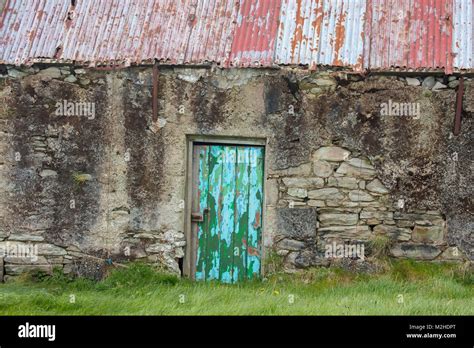 Old Farm Buildings Ireland Hi Res Stock Photography And Images Alamy