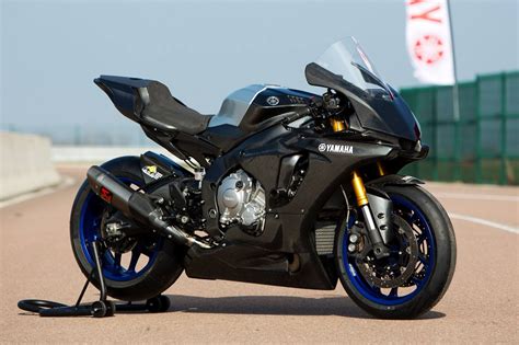 Yamaha r1m & r1 2020 dipasarkan, harga 240 jutaan. Yamaha R1m - Yamaha R1 US
