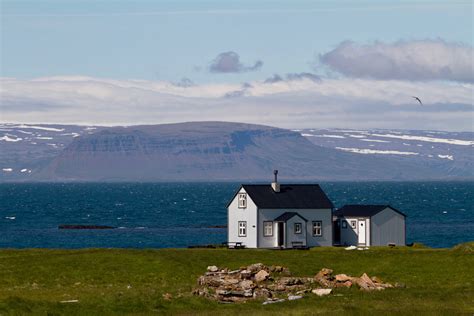 Die unterkunft sollte entweder direkt am strand stehen oder zumindest in unter 5 minuten zu fuß erreichbar sein. Das Haus am Meer.... Foto & Bild | europe, scandinavia ...