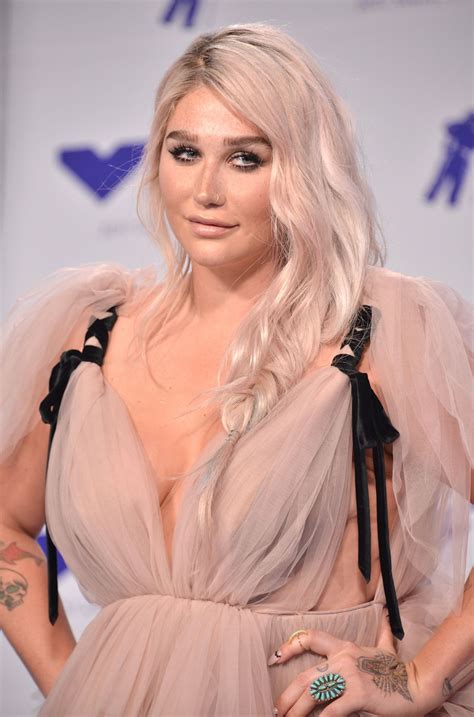 2017 (mmxvii) was a common year starting on sunday of the gregorian calendar, the 2017th year of the common era (ce) and anno domini (ad) designations, the 17th year of the 3rd millennium. Kesha - MTV Video Music Awards in Los Angeles 08/27/2017 ...