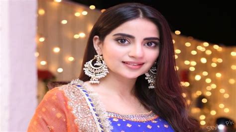 Sajal Ali Height Weight Age Bio Body Stats Net Worth And Wiki The