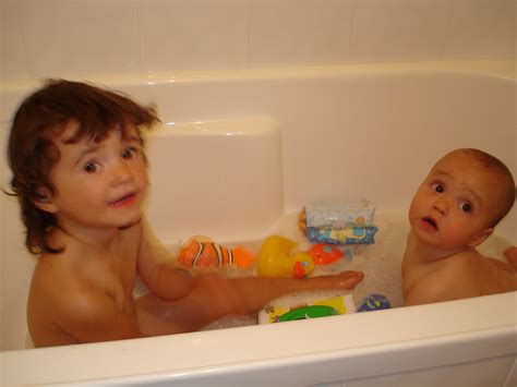 Bath Time For Cousins April08 Loufreck Flickr
