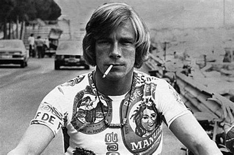 James hunt (oc) piloto de automovilismo británico (es); James Hunt: Playboy, Racing Driver & Rogue | AnOther