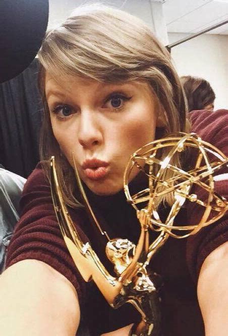 Saanvi On Twitter Rt Notfancy Taylor Swift With Her Emmy For Blank