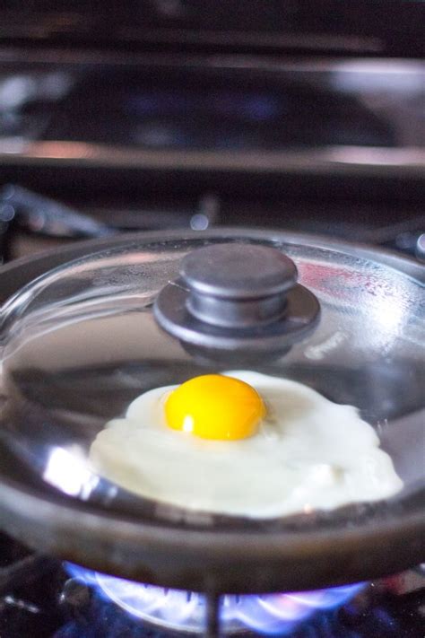 How to make the very best sunny side up eggs? How to Make Perfect Sunny Side Up Eggs - Step by Step ...