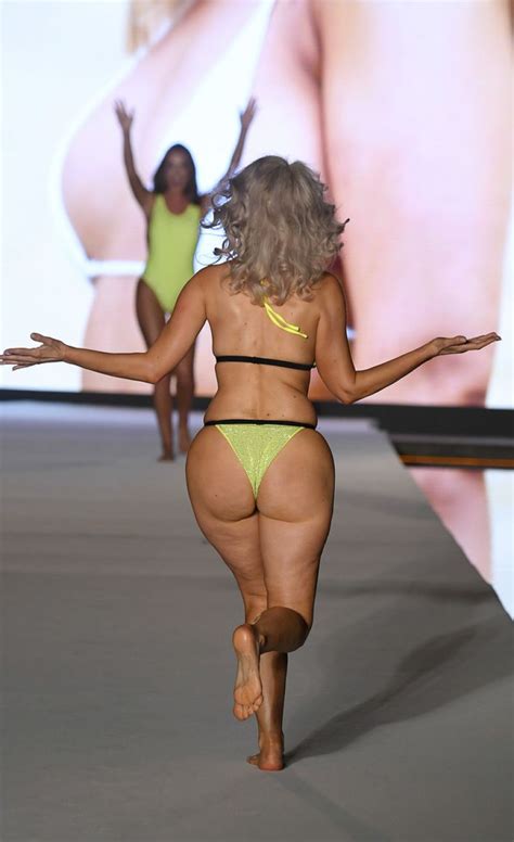 KATHY JACOBS At Sports Illustrated Swimsuit Runway Show At Miami