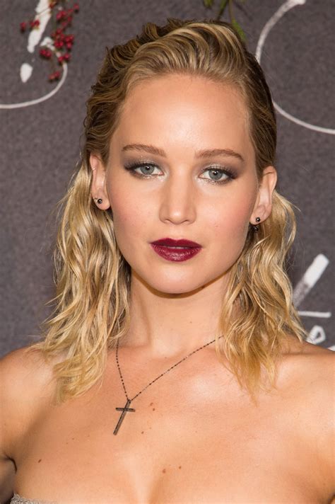Jennifer lawrence has spent some time out of the spotlight over the last few years, but if her slate of upcoming films is any indication, her return to hollywood is just one of the many things the. Jennifer Lawrence Sexy (36 Photos + Video) | #TheFappening ...
