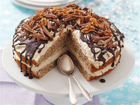Check spelling or type a new query. Kaffeecreme-Walnuss-Torte | Rezept | Kuchen und torten ...
