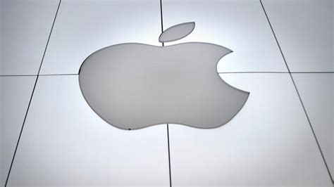 Apple Shareholders Hear News Theyve Waited For