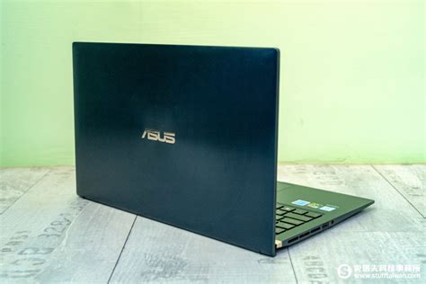 體積最小15吋筆電 Asus Zenbook 15 Ux533評測 史塔夫科技事務所
