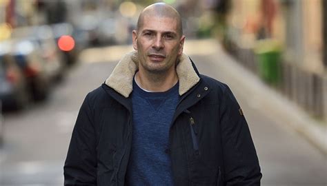 Akhenaton, de son vrai nom philippe fragione, né le 17 septembre 1968 à marseille, est un rappeur, producteur, réalisateur, acteur et animateur de radio. Rap Français - Battle Quiz