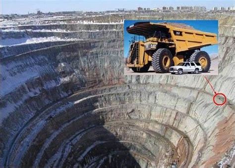Mir Mine Russia A Diamond Quarry So Massive Helicopters Would Get