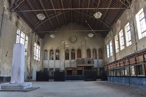 Maybe you would like to learn more about one of these? Shoot at the devil: Estación del Norte, Madrid
