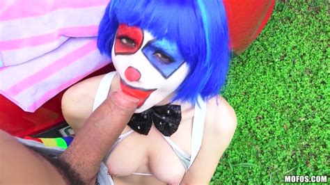 Banging Slutty Clown In Her Wet Holes Outdoor On Cam