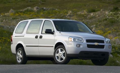 Chevrolet Uplander Minivan 2004 2008 Specifications Reviews Price