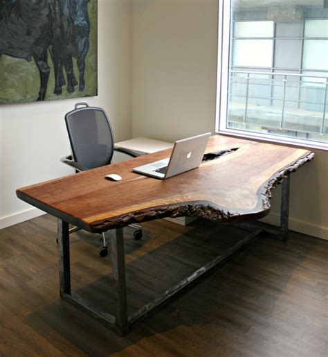 Make Your Office More Eco Friendly With A Reclaimed Wood Desk