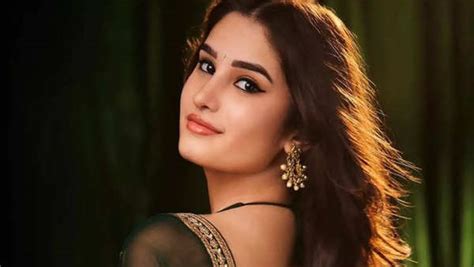 Raveena Tandons Daughter Rasha Is Bollywoods New Singing Sensation You Will Agree After