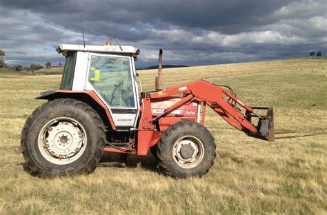 Massey Ferguson 3070 Tractor With Front End Loader Machinery