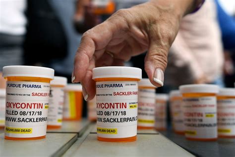 Study Links Drug Maker Ts For Doctors To More Overdose Deaths The