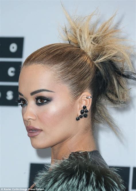 Rita Oras Make Up Artist Details The 26 Products For Her Vmas Look