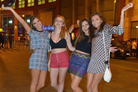 Fun Loving Manchester Babes Set To Party As University Freshers