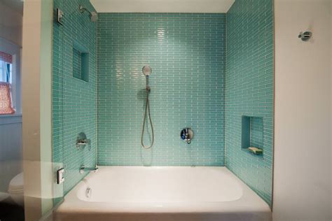 Quantity includes typical waste overage, material for repair and local delivery. 25+ Bathtub Tile Designs, Decorating Ideas | Design Trends ...