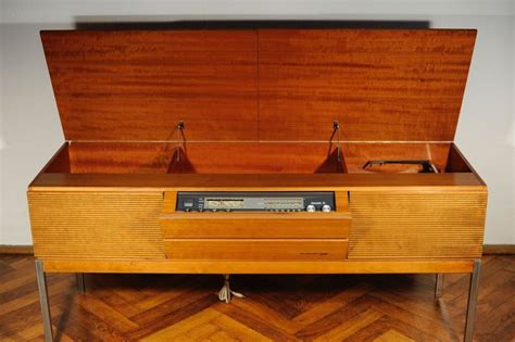 Media's reaction to the+record player. 1960s Slim Philips Palisander Wood Stereo Hi-Fi Automatic ...