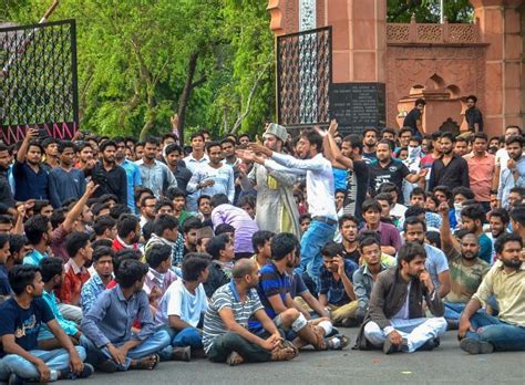 protests clashes in aligarh muslim university over jinnah s portrait india news