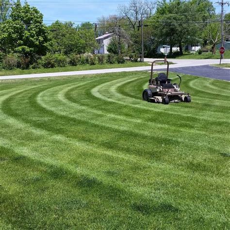 Lawn Care Tip Of The Month Mowing Patterns Grasshopper