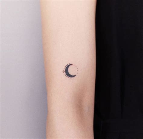 Moon Tattoo Small Moon Tattoos Cool Small Tattoos Moon Tattoo