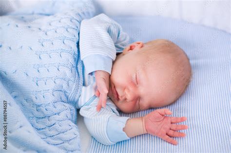 Newborn Baby Boy In White Bassinet Stock Foto Adobe Stock