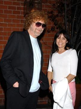 The elder, laura lynne, was born in december 1979, while his younger daughter, stephanie, was born in. Jeff Lynne and Camelia Kath