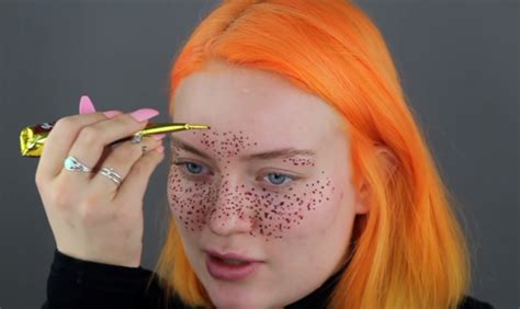 A Youtuber Tried To Give Herself Henna Freckles And Obviously It Was A Total Disaster