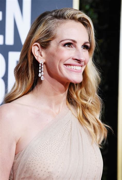 julia roberts with blond hair in 2019 julia roberts s natural hair color popsugar beauty
