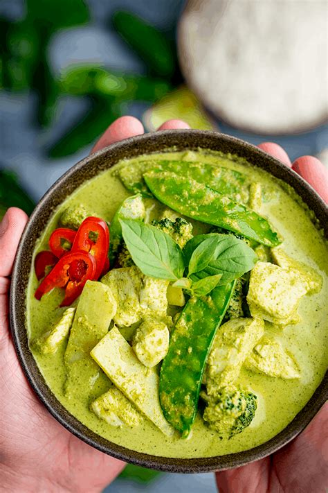 What is the best kind of green curry paste for this thai green curry recipe? Deliciously rich and aromatic Thai Green Chicken Curry ...