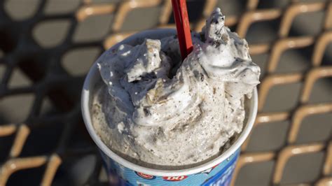 Dairy Queen S Peanut Butter Puppy Chow And Oreo Brookie Blizzards